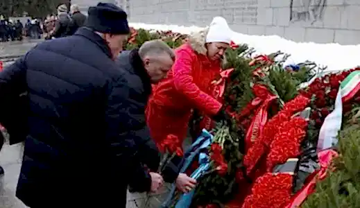 torzhestvenno-traurnaya_ceremoniya_vozlozheniya_venkov_7.jpg