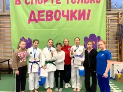 v_sporte_tolko_devochki_3.jpg